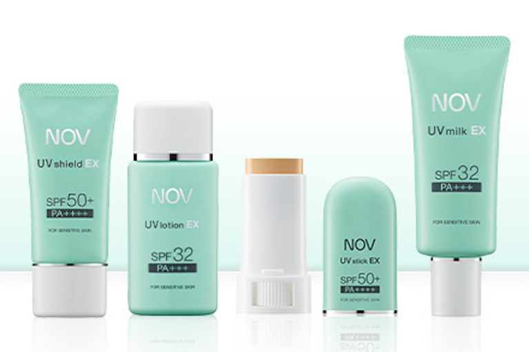 当院ではお肌に優しい日焼け止めや洗顔剤、化粧品などの取り扱いもしています。サンプルもご用意しておりますのでお気軽にご相談ください。